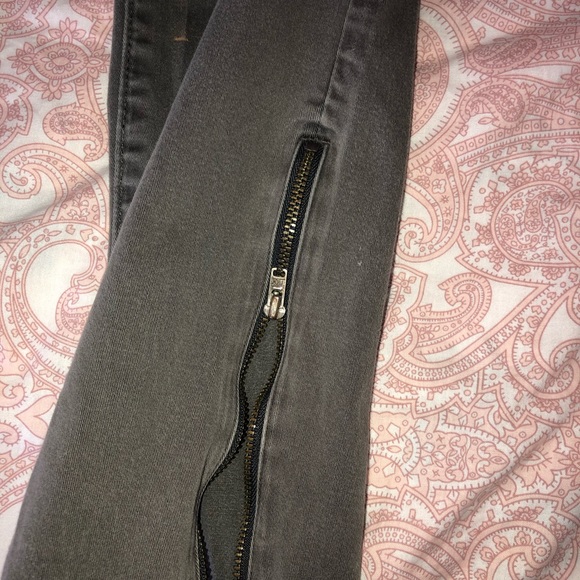 Pants - Picture 3 of 4